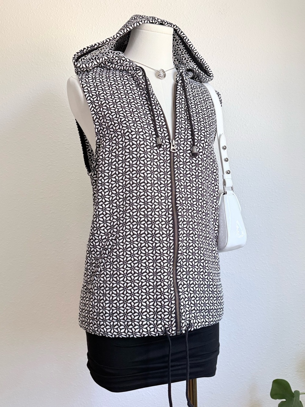 Vintage Christopher & Banks Floral Print Hooded Zip Up Vest 90s Sporty Whimsy